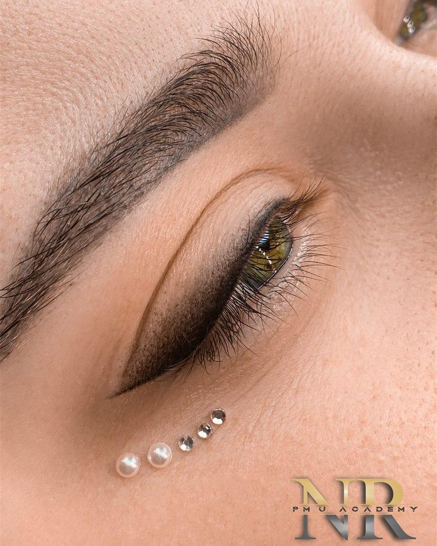Eyeliner micropigmentat – detaliu